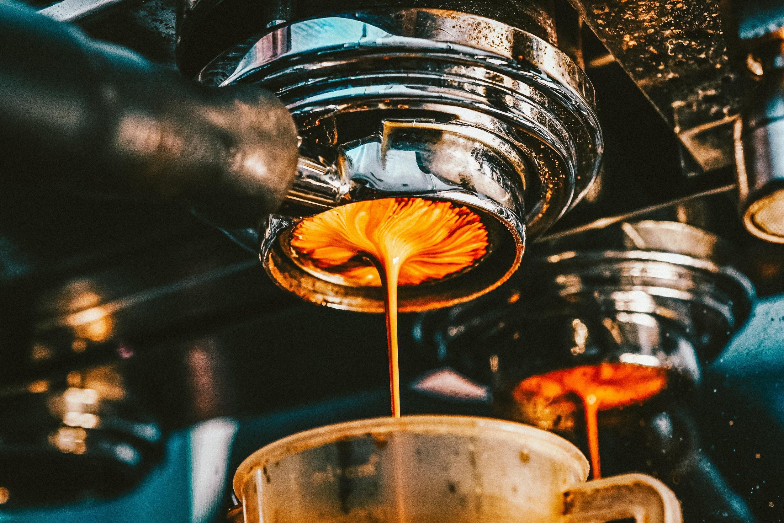 The espresso machine is a tool that serves to prepare fresh coffee.